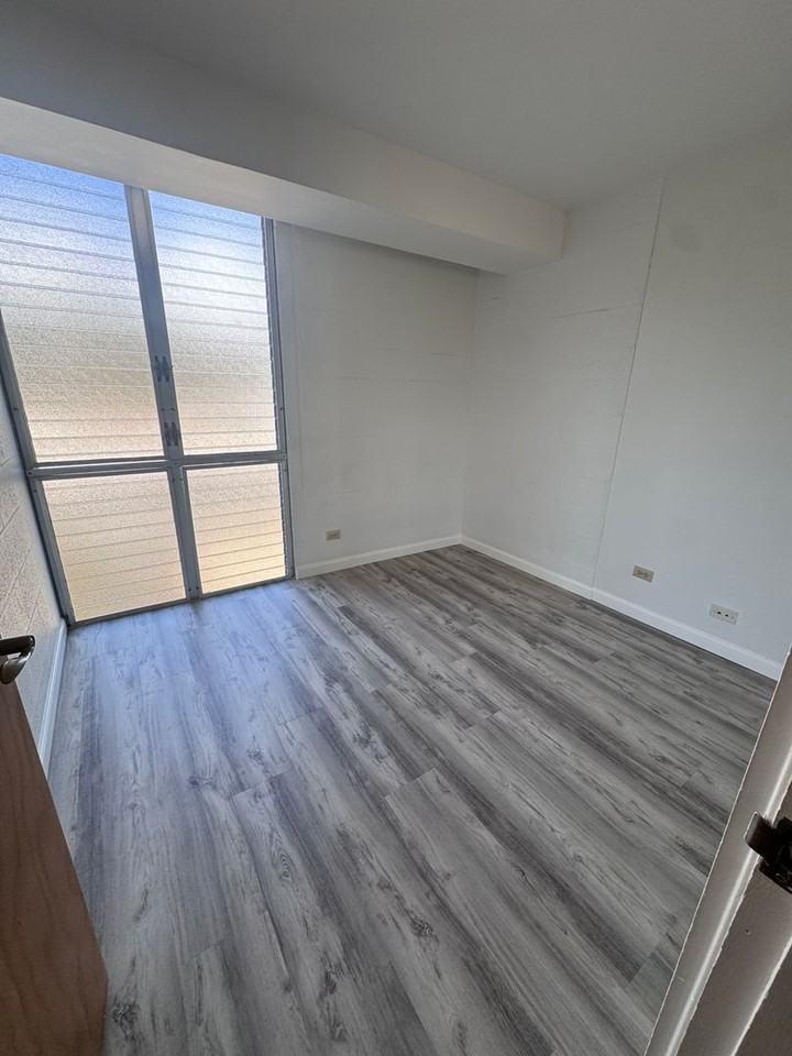 1415 Punahou St #701 - Photo 4 of 8