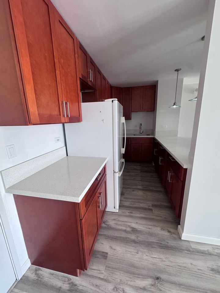1415 Punahou St #701 - Photo 5 of 8