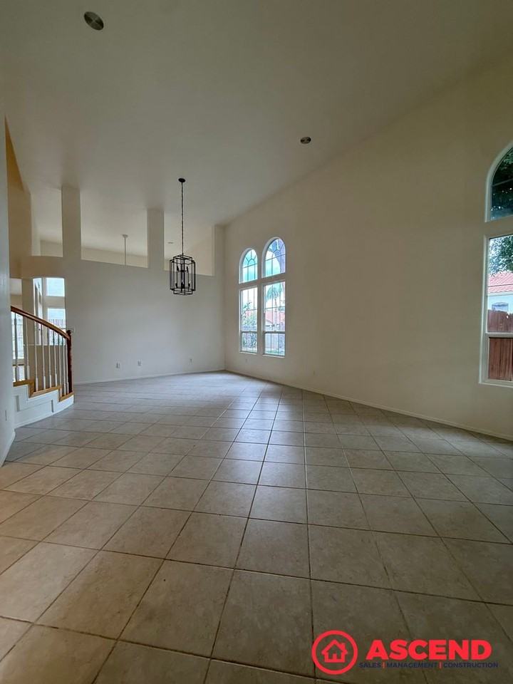 8715 Beau Maison Way - Photo 4 of 38
