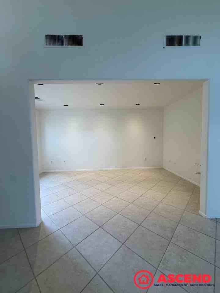 8715 Beau Maison Way - Photo 5 of 38