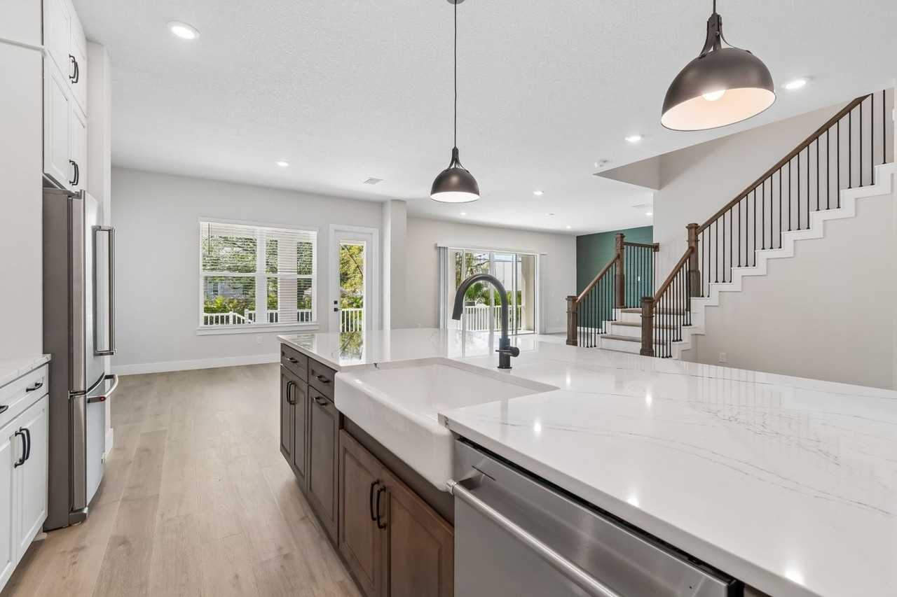 4720 W Kensington Ave - Photo 4 of 13