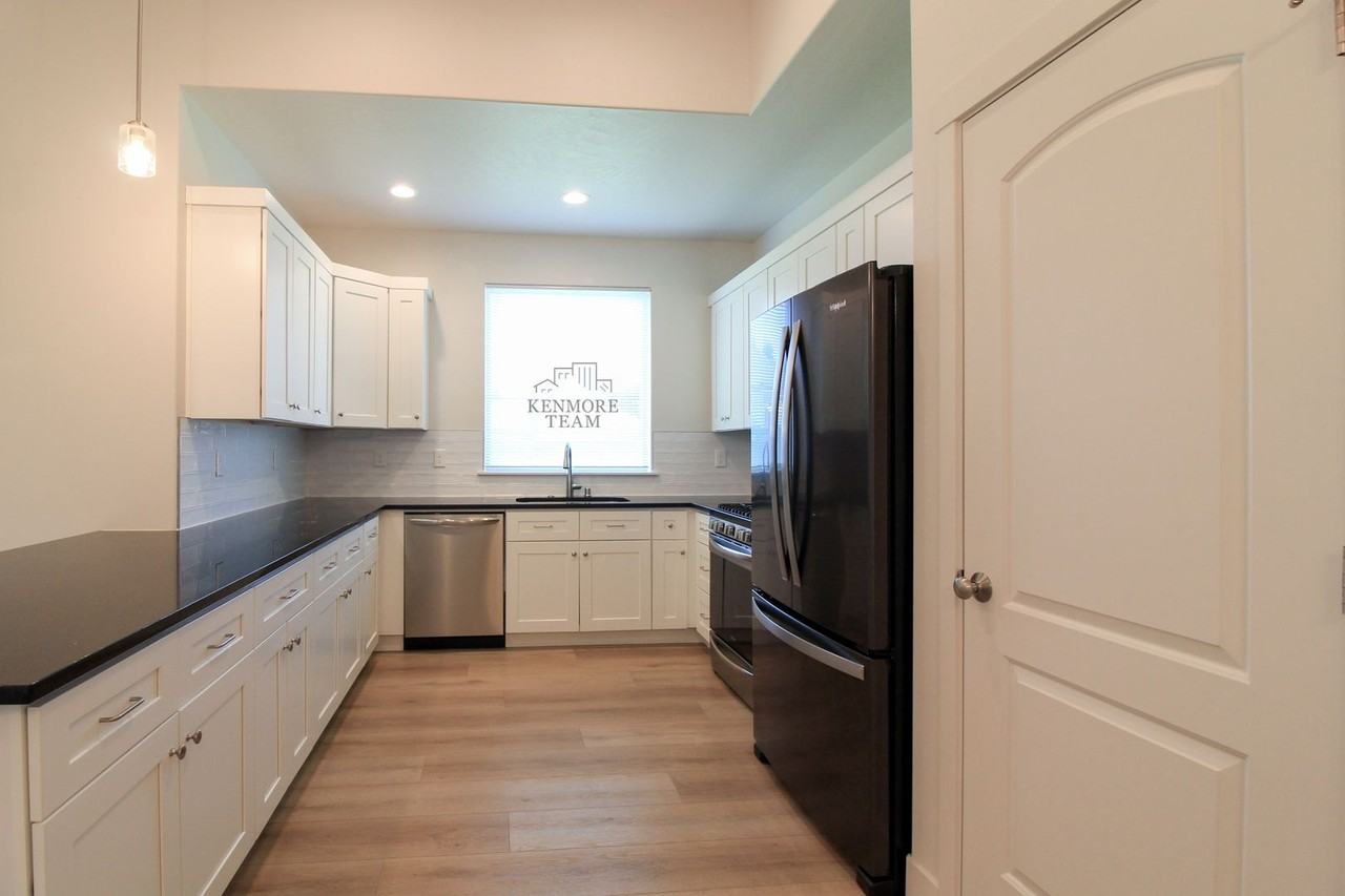 1587 Palermo Ave - Photo 2 of 14