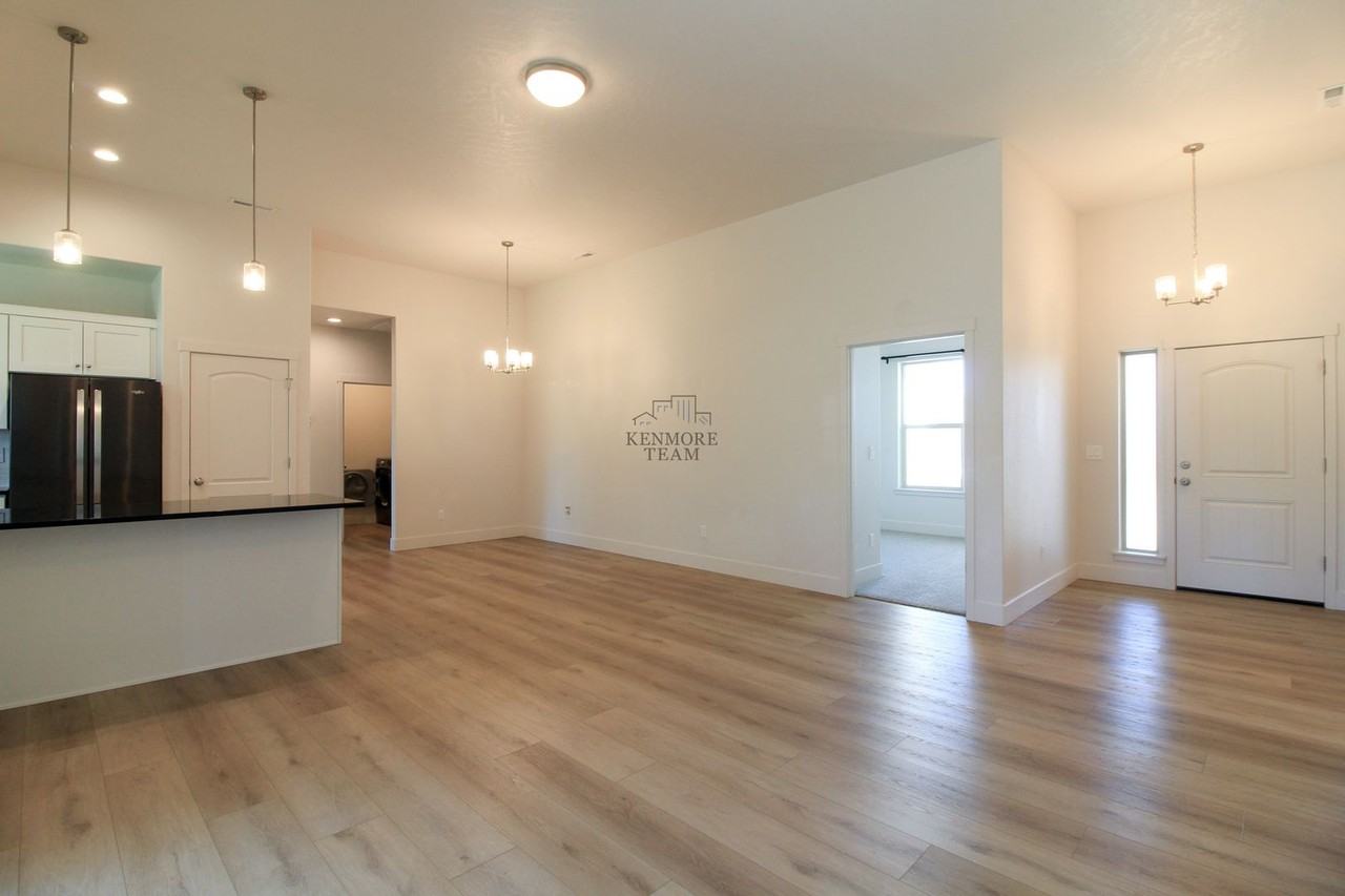 1587 Palermo Ave - Photo 5 of 14