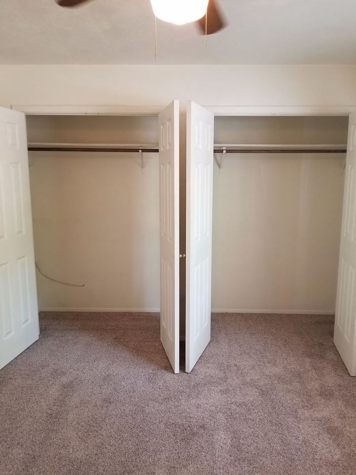 1808 Woodsman Dr Apt D - Photo 5 of 13