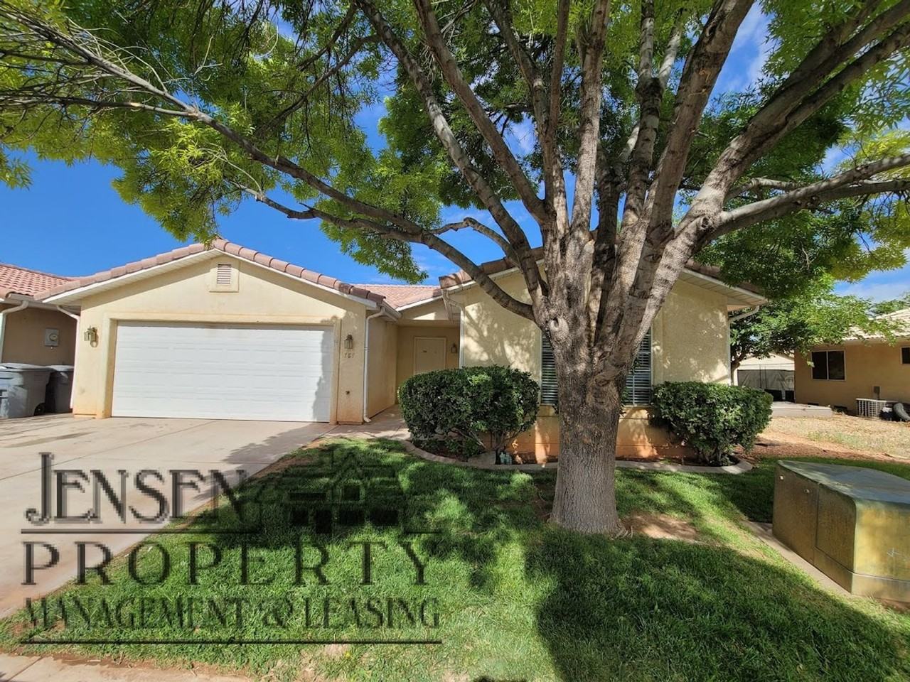 787 N Warm Springs Dr - Photo 2 of 32