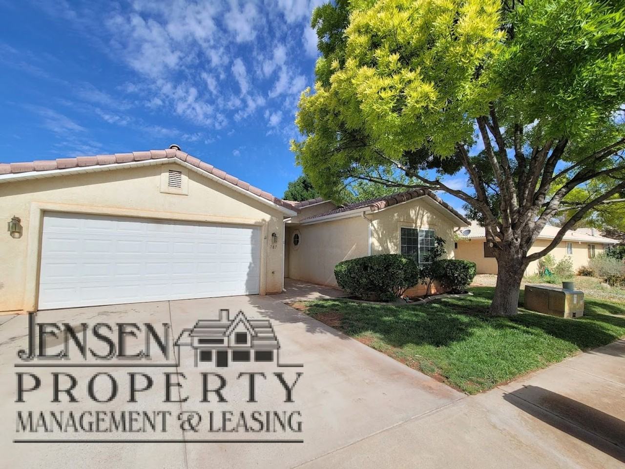 787 N Warm Springs Dr - Photo 3 of 32