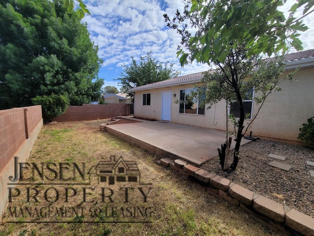 787 N Warm Springs Dr - Photo 5 of 32