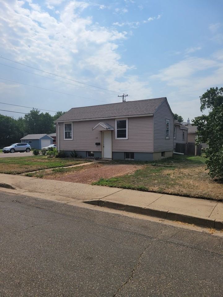 422 Belmont St - Photo 2 of 19