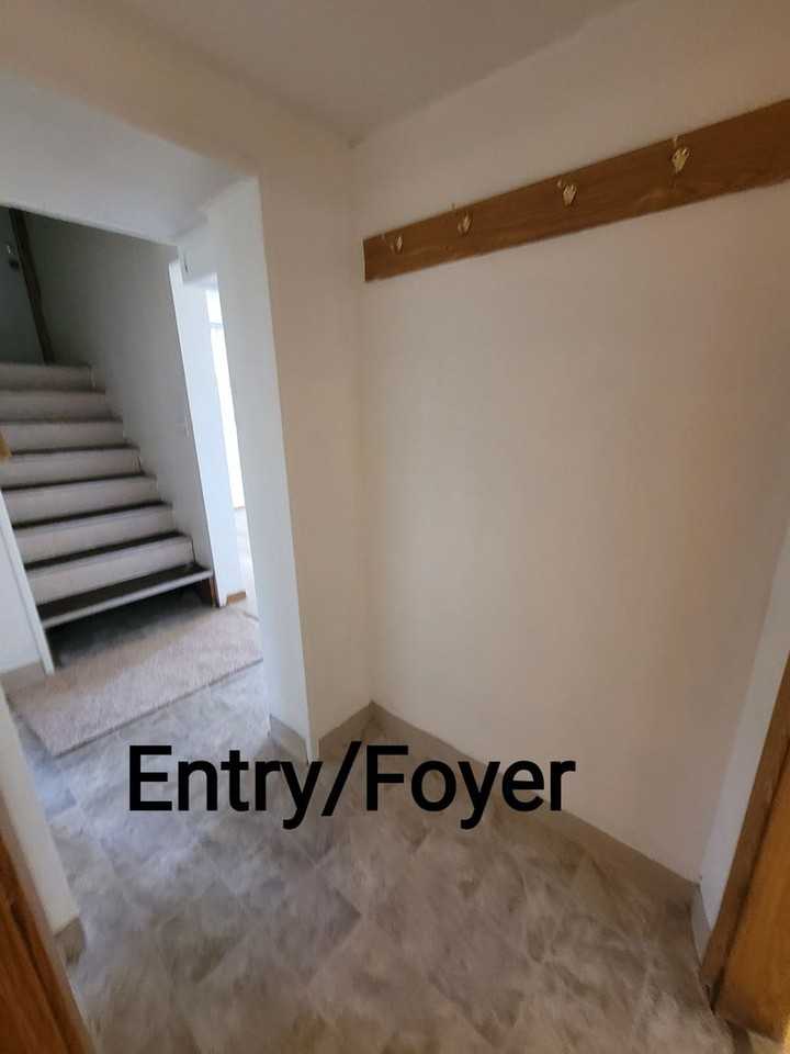 422 Belmont St - Photo 4 of 19