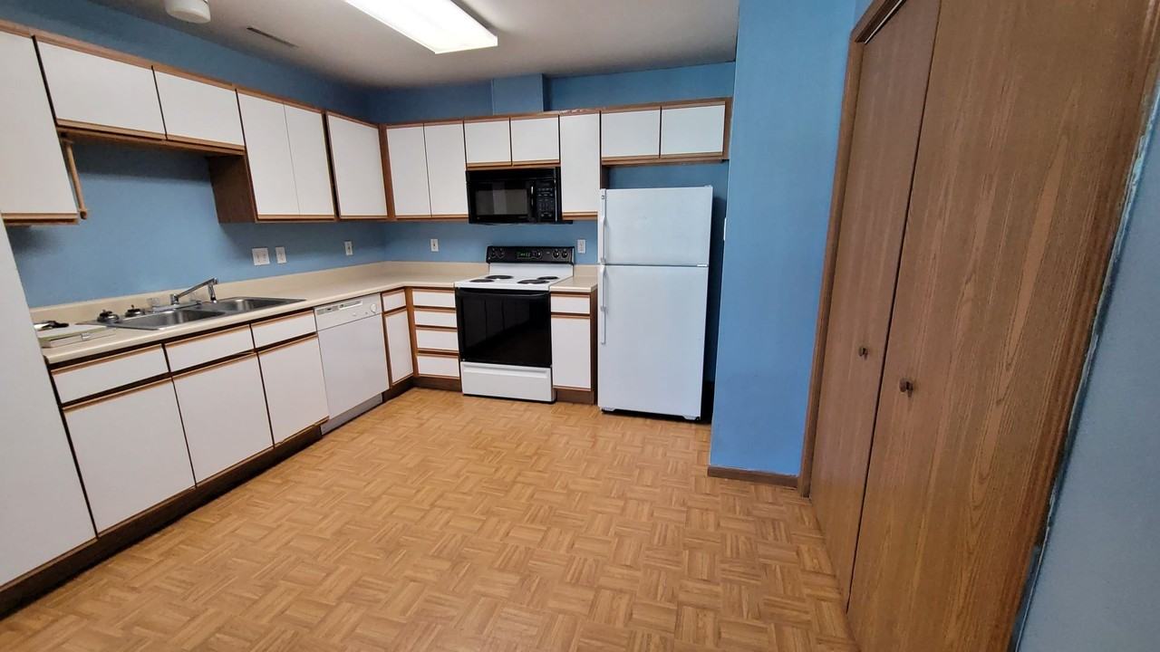 4525 1st Ave Sw #5 - Photo 4 of 11