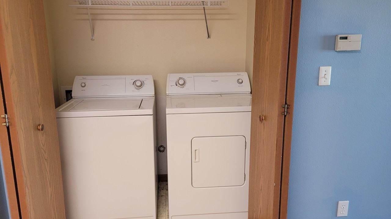 4525 1st Ave Sw #5 - Photo 5 of 11