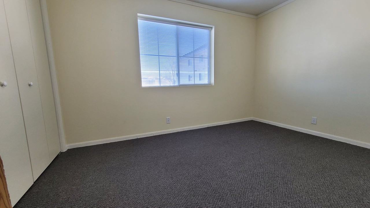 4525 1st Ave Sw #5 - Photo 7 of 11