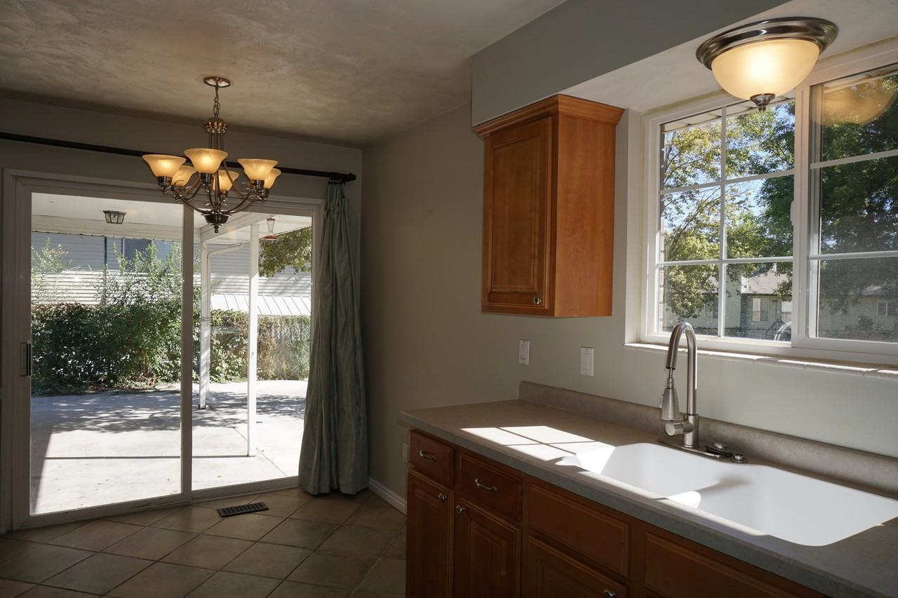 3857 W Jacquelyn St - Photo 4 of 40
