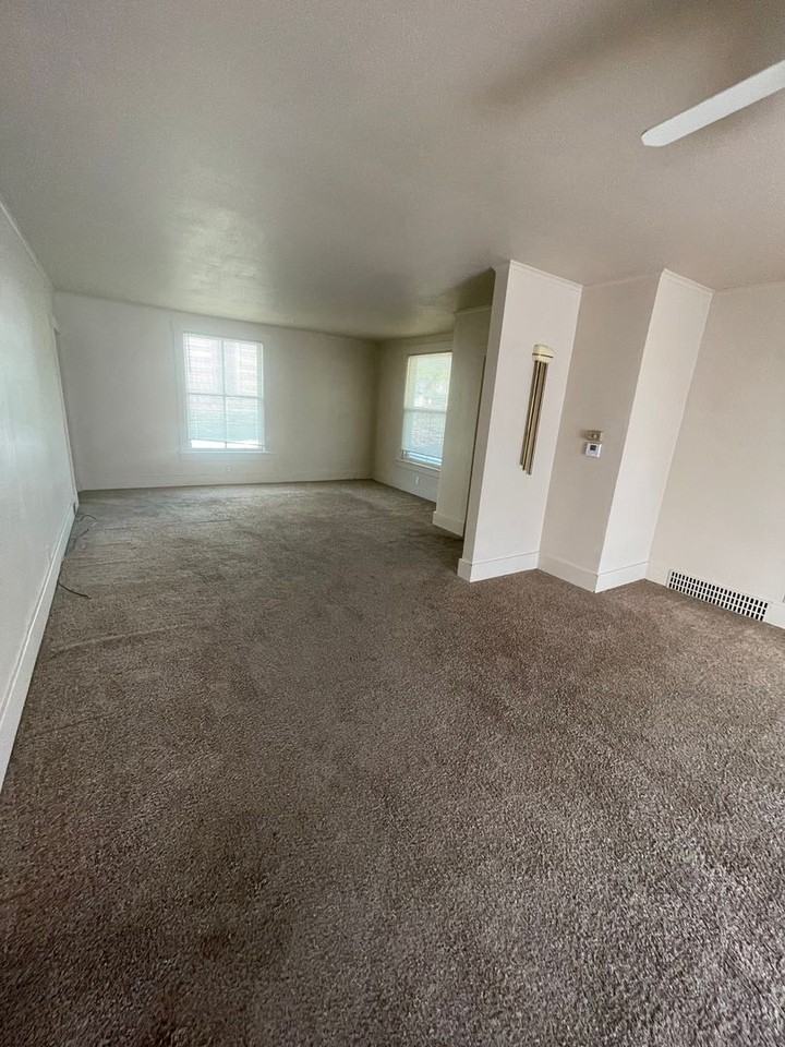 107 N 10th St - Photo 4 of 18