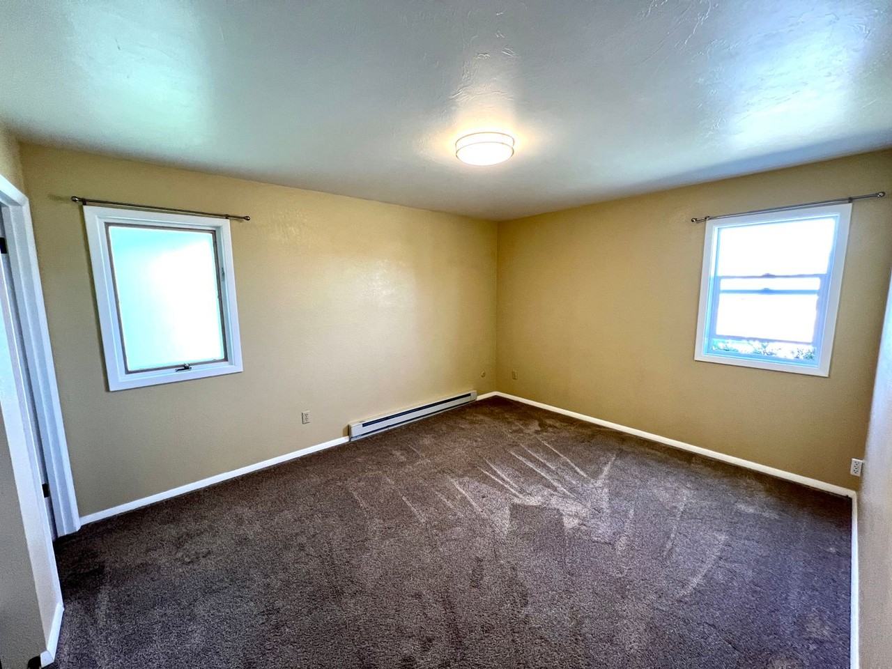 1401 Waukesha Ave - Photo 5 of 21