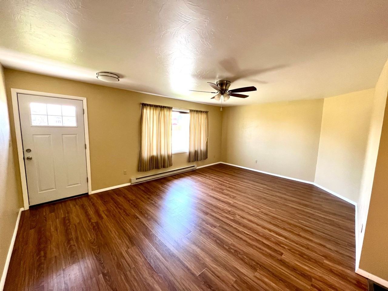 1401 Waukesha Ave - Photo 6 of 21
