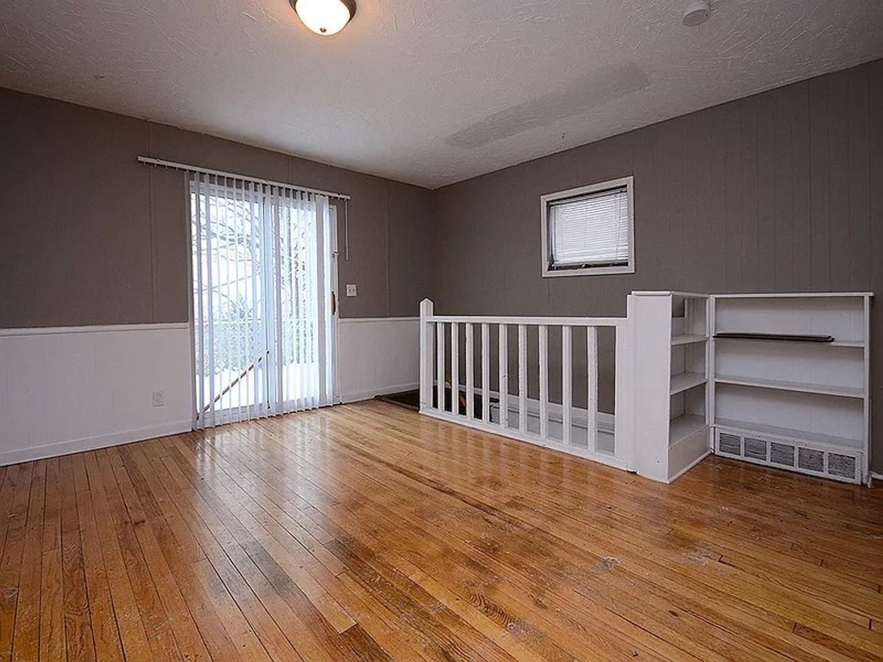 1309 Franklin St - Photo 4 of 17