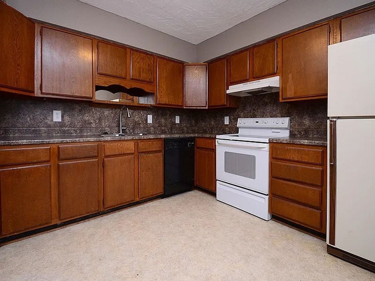 1309 Franklin St - Photo 5 of 17
