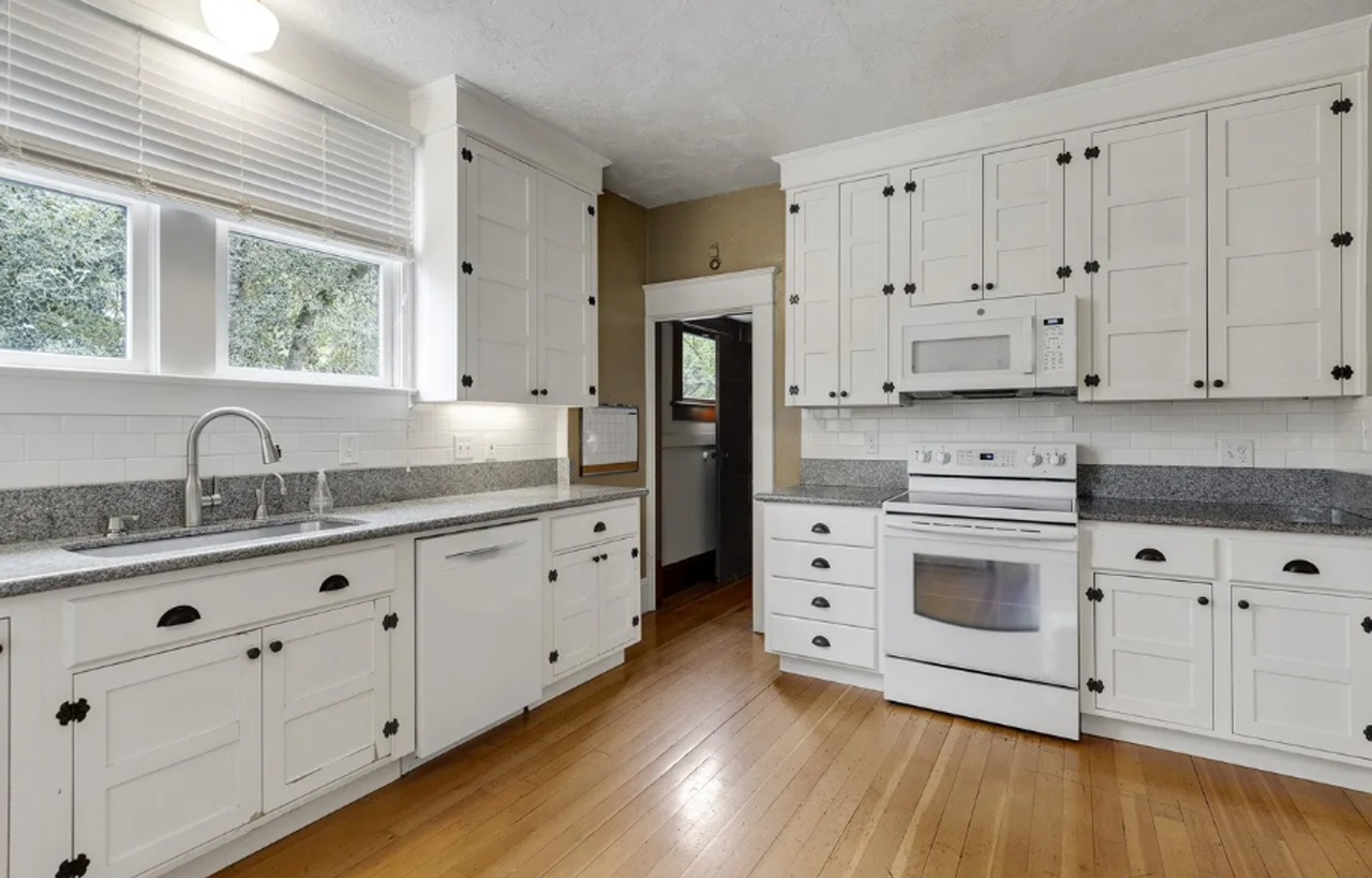 744 Sw 14th St - Photo 3 of 25