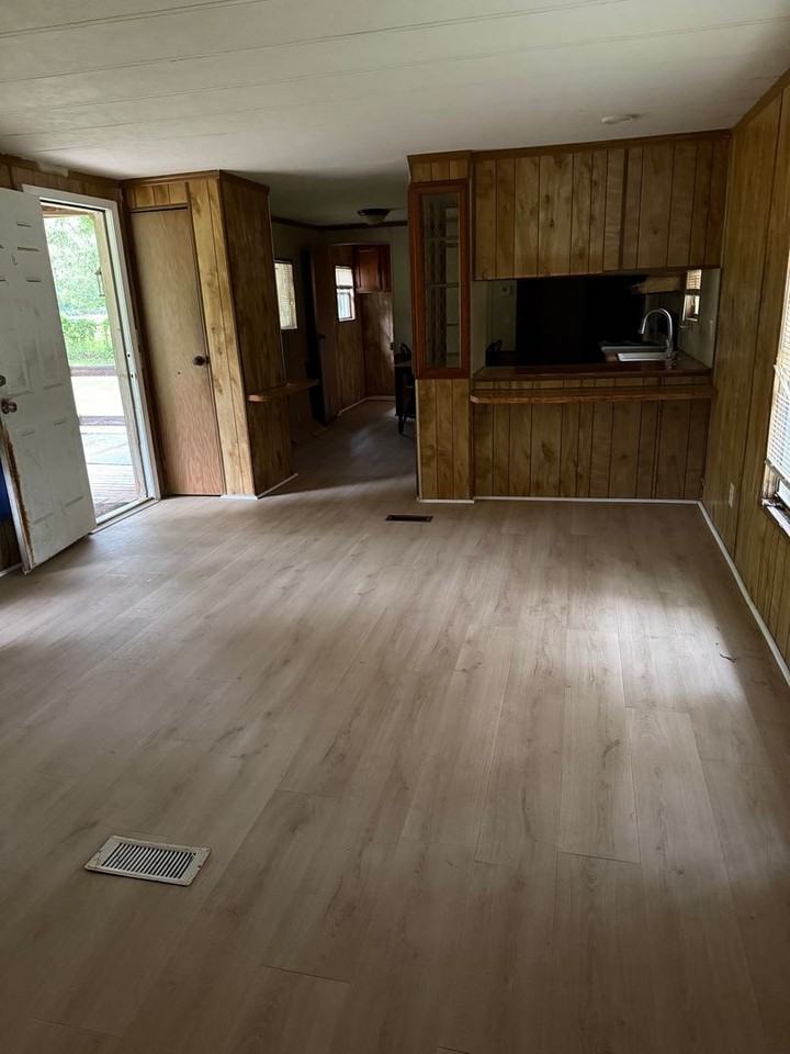 12277 Highway 31 N - Photo 2 of 3