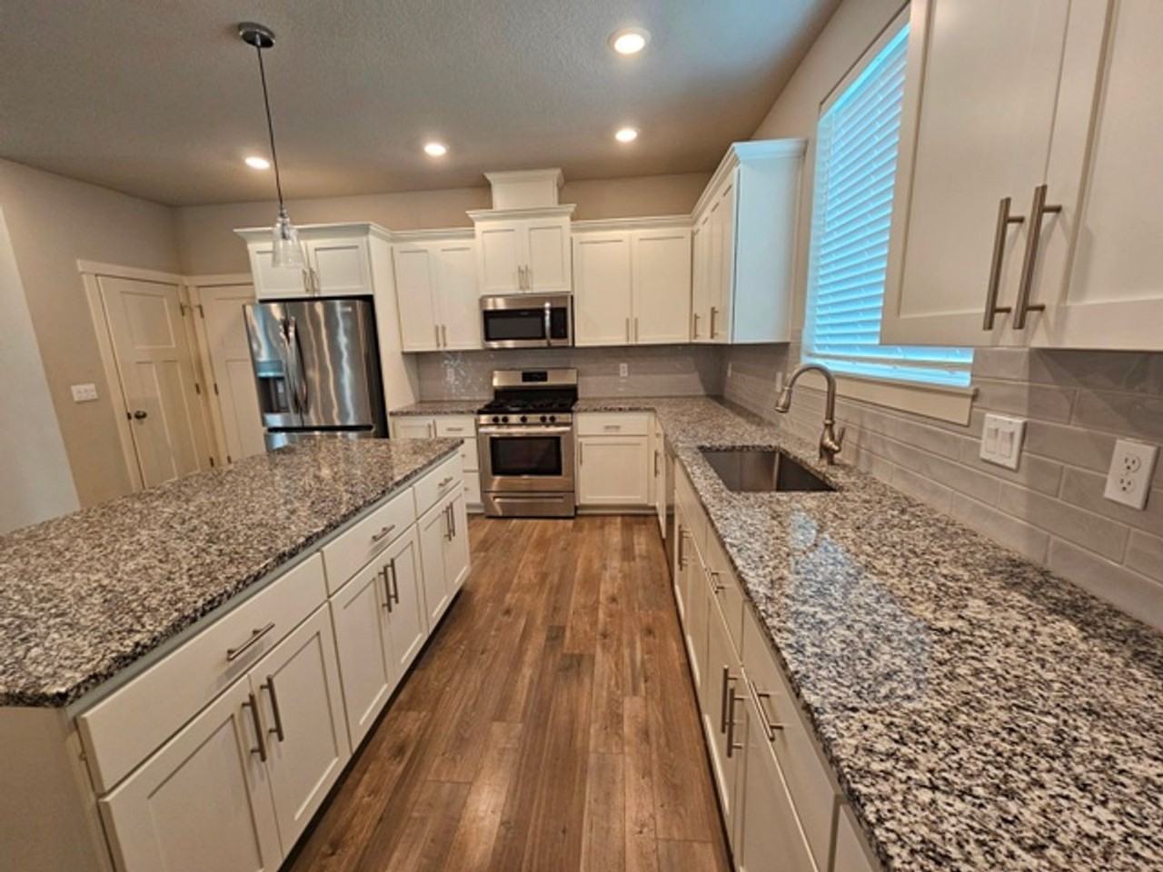 3915 Lindburg Rd Se - Photo 3 of 29
