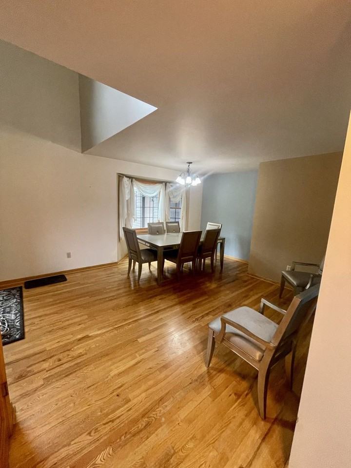 9533 Lansing Ave N - Photo 7 of 32