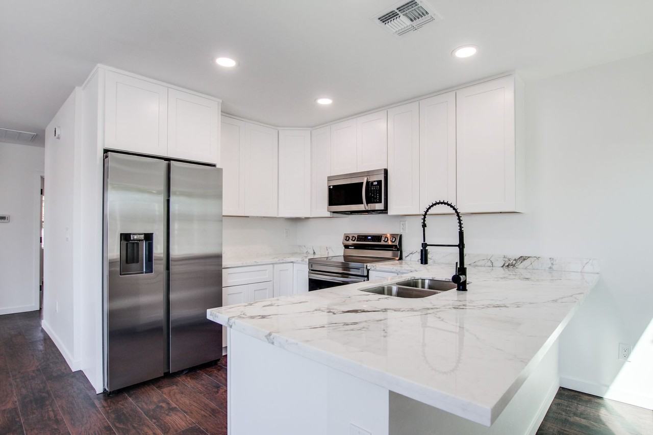 1221 E. 13th St. - Photo 2 of 29