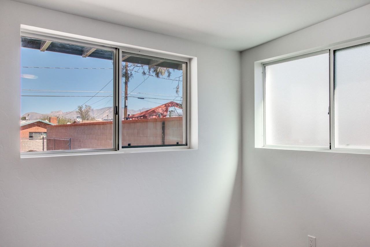 1221 E. 13th St. - Photo 5 of 29