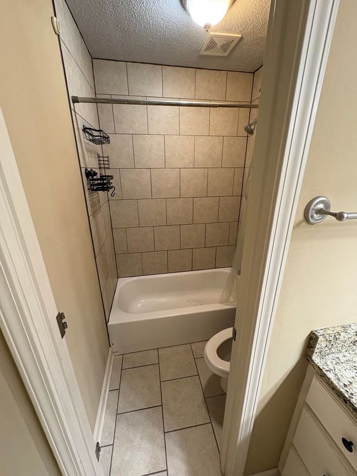 801 Park Ln - Photo 6 of 11