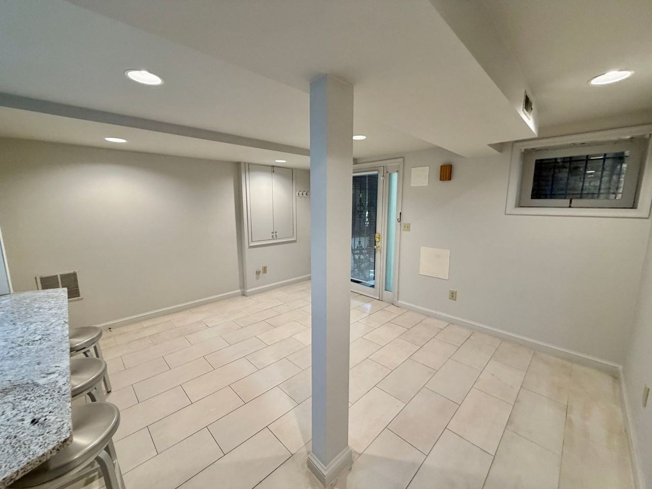 1723 Swann St Nw #B - Photo 6 of 37