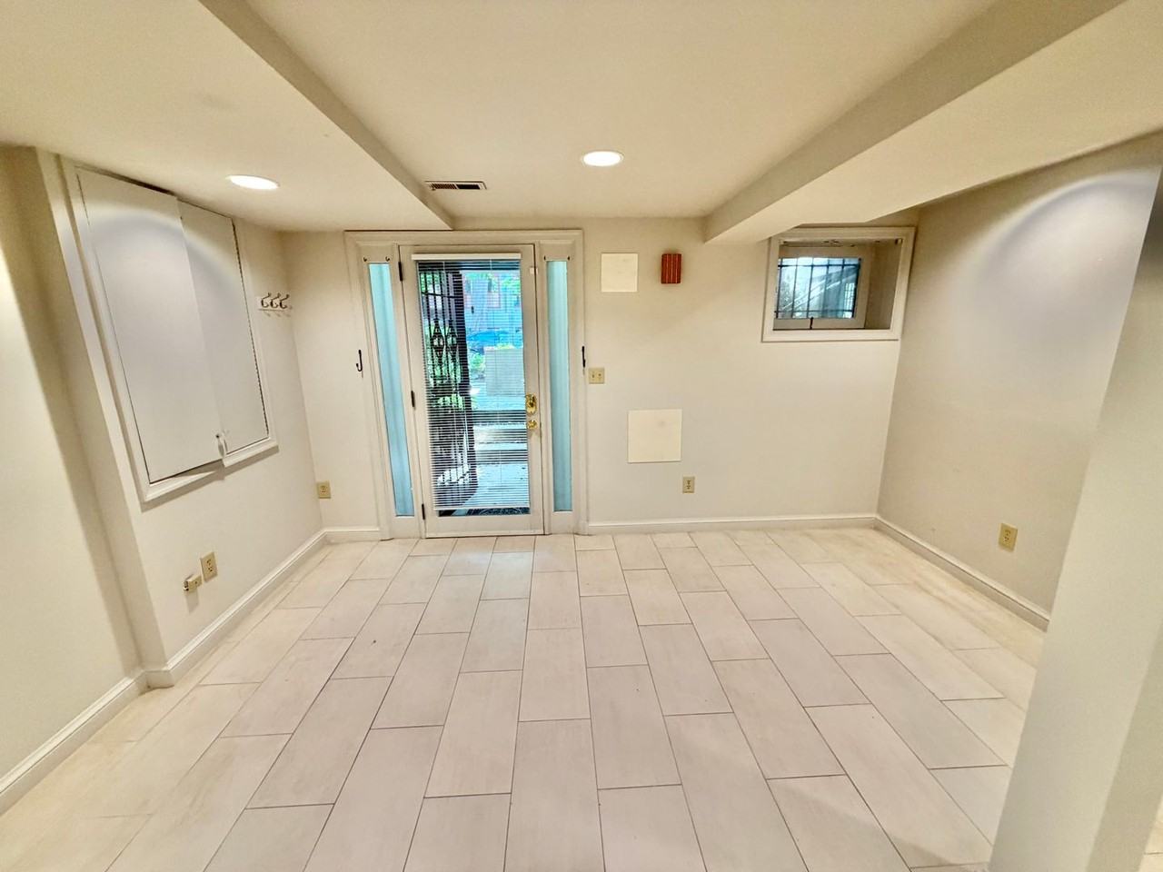 1723 Swann St Nw #B - Photo 7 of 37