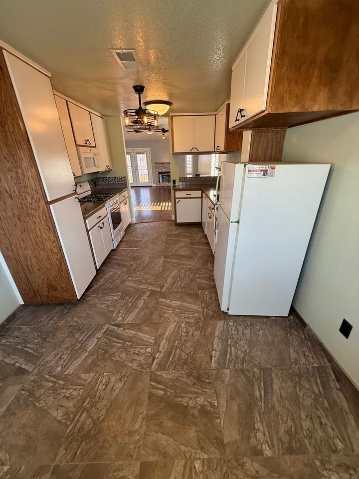 4212 Cyclone Dr - Photo 6 of 18