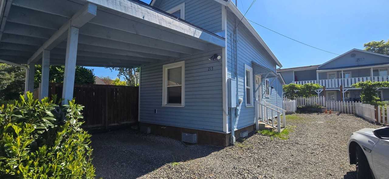 213 W 12th St - Photo 2 of 32