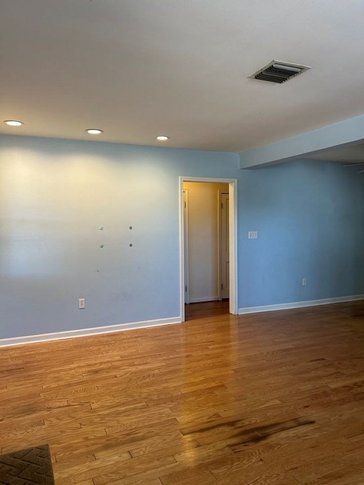 3151 Yupon St - Photo 2 of 6