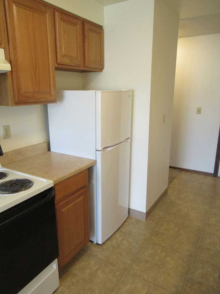 1537 Commercial St Se - Photo 3 of 18