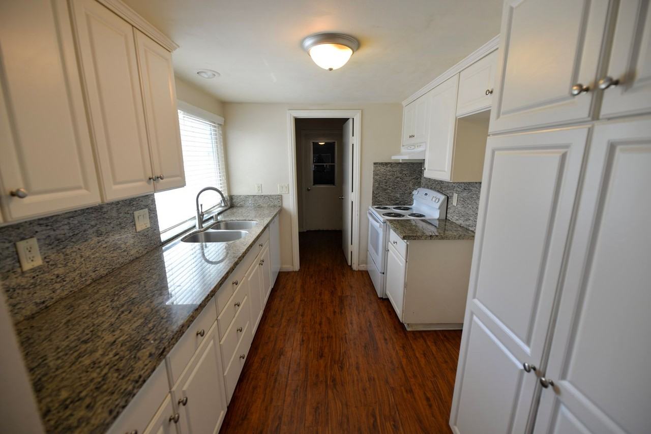 26315 Roundtree Ct - Photo 2 of 20