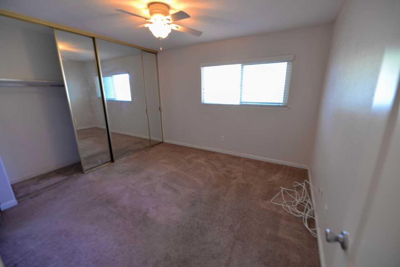 26315 Roundtree Ct - Photo 7 of 20