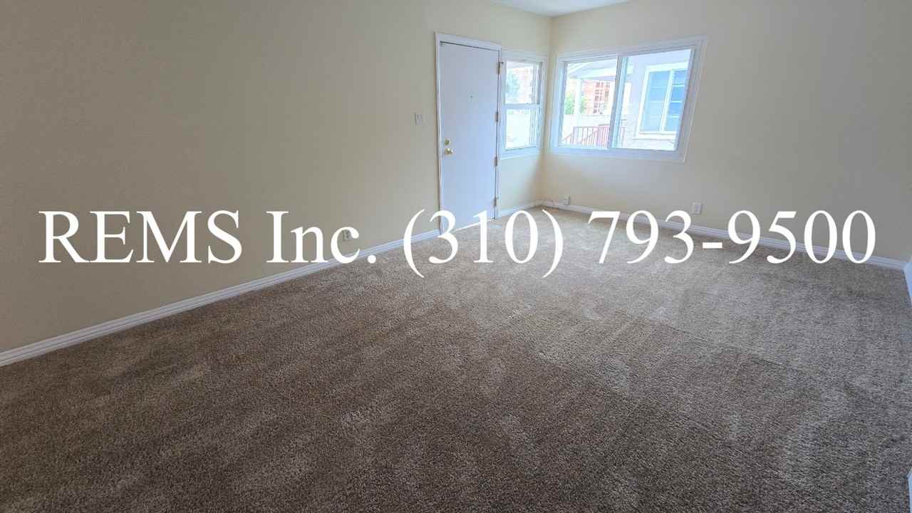 8926 Ramsgate Ave - Photo 4 of 20
