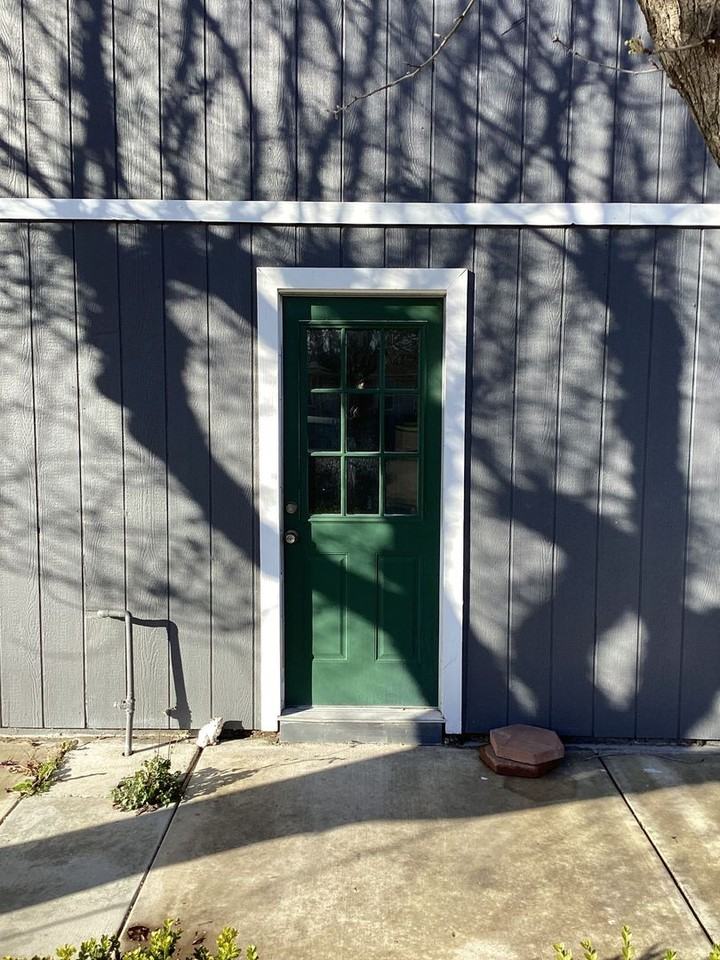 1535 South Ave #B - Photo 2 of 13