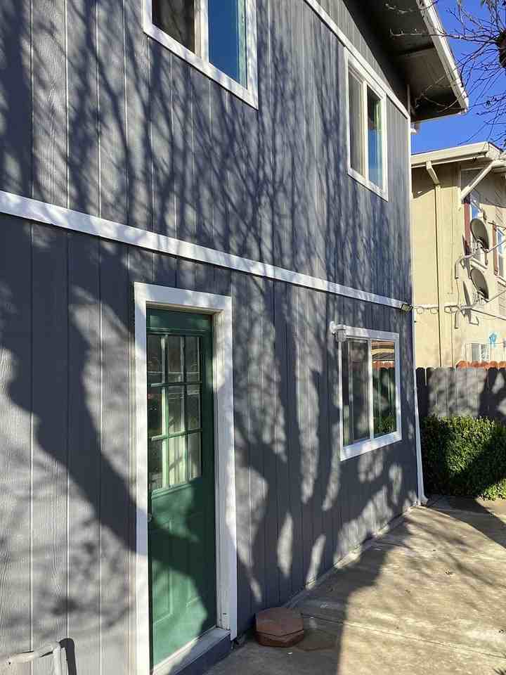 1535 South Ave #B - Photo 3 of 13