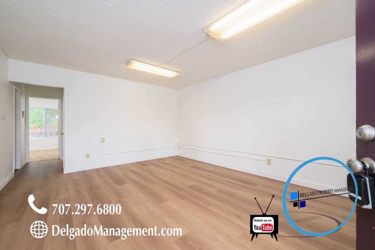 839 1st St - Photo 4 of 32