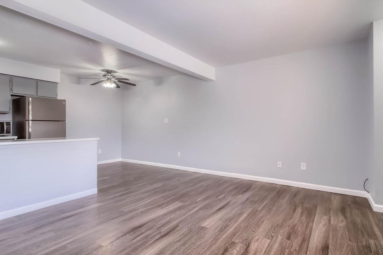 3663 S Sheridan Blvd - Photo 5 of 22