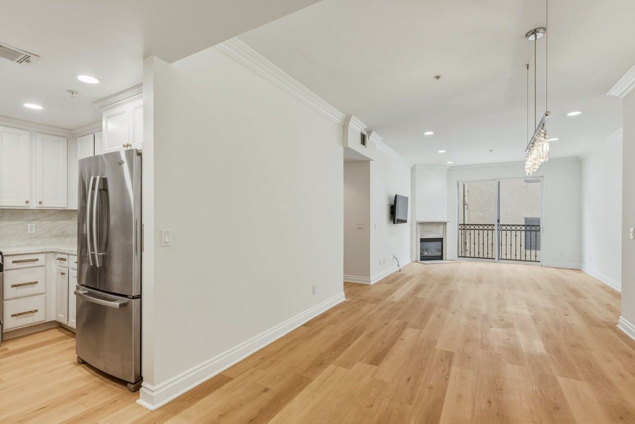 1444 S Point View St #204 - Photo 3 of 40