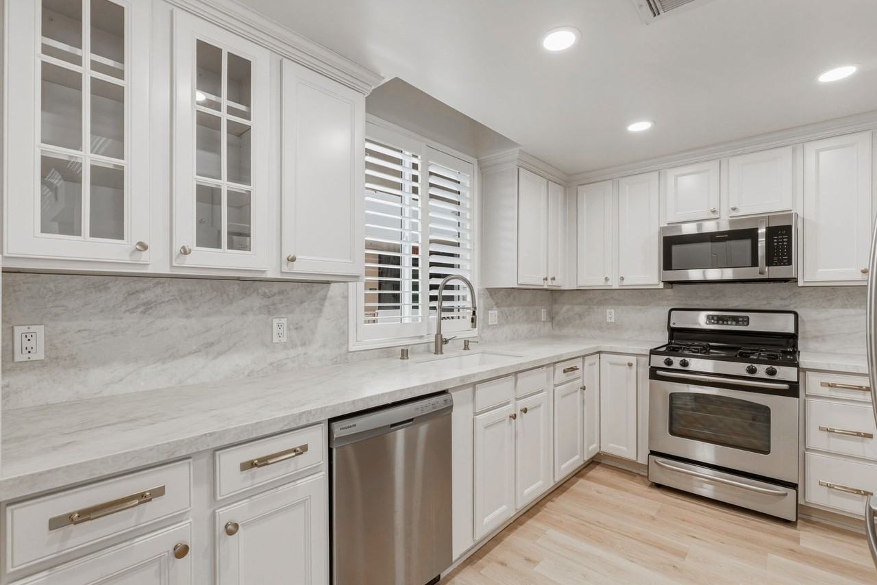 1444 S Point View St #204 - Photo 4 of 40