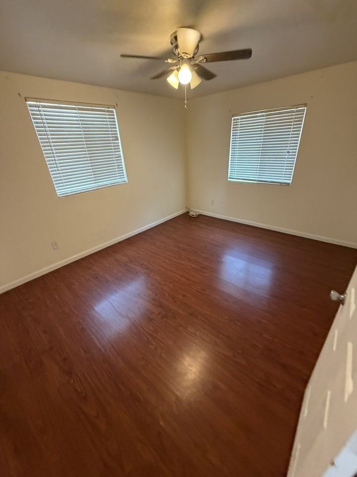 1336 E Mountain View Rd #105 - Photo 6 of 15