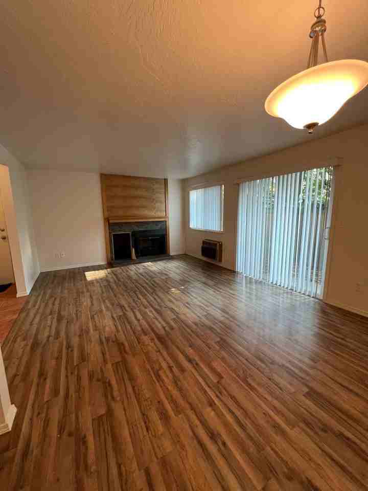 3930 Lake Grove Ave #1C - Photo 2 of 26