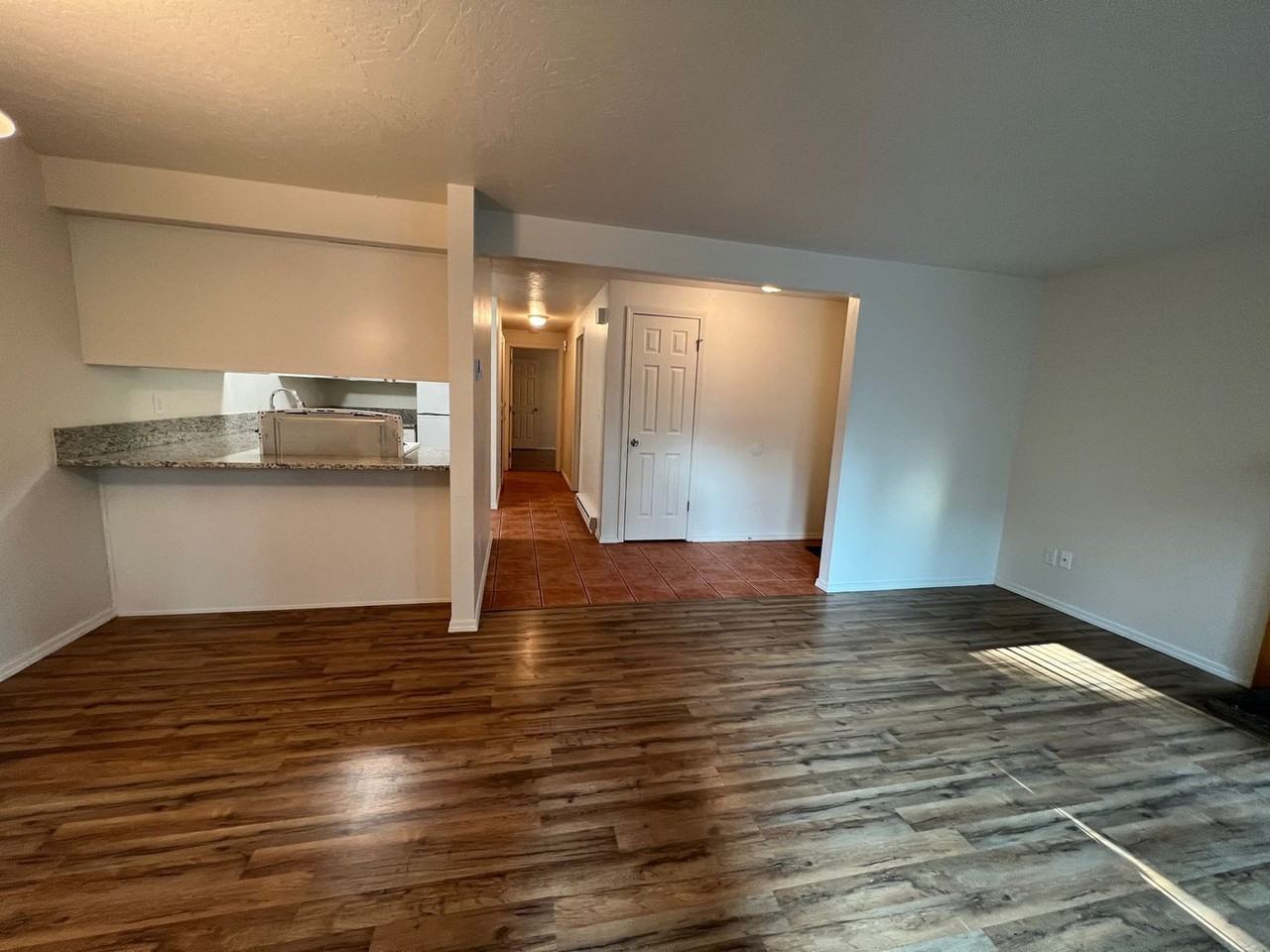 3930 Lake Grove Ave #1C - Photo 5 of 26