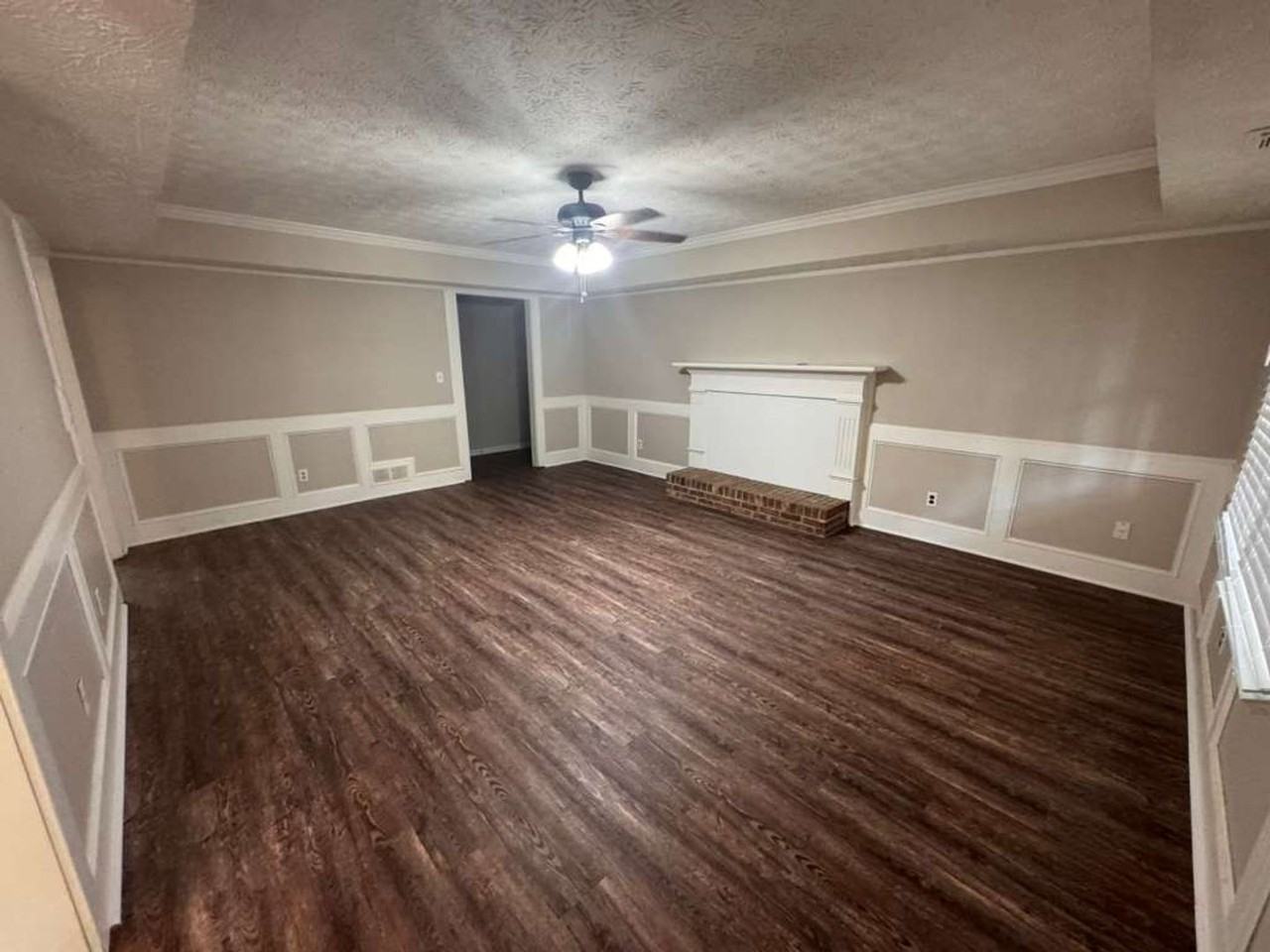348 Freshman Dr - Photo 2 of 25