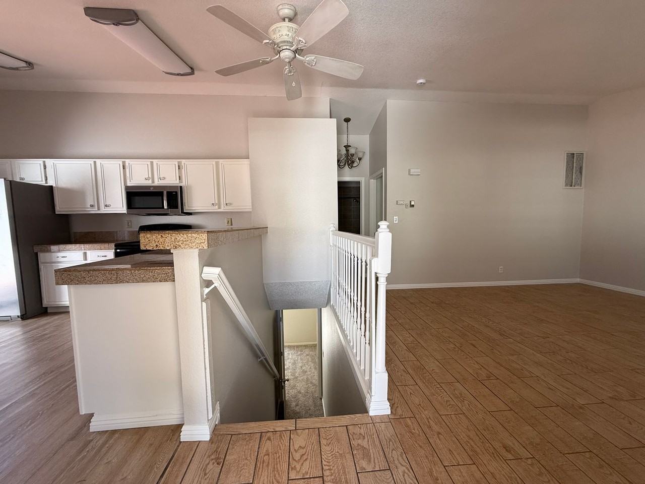 7320 Panama Ct - Photo 3 of 19