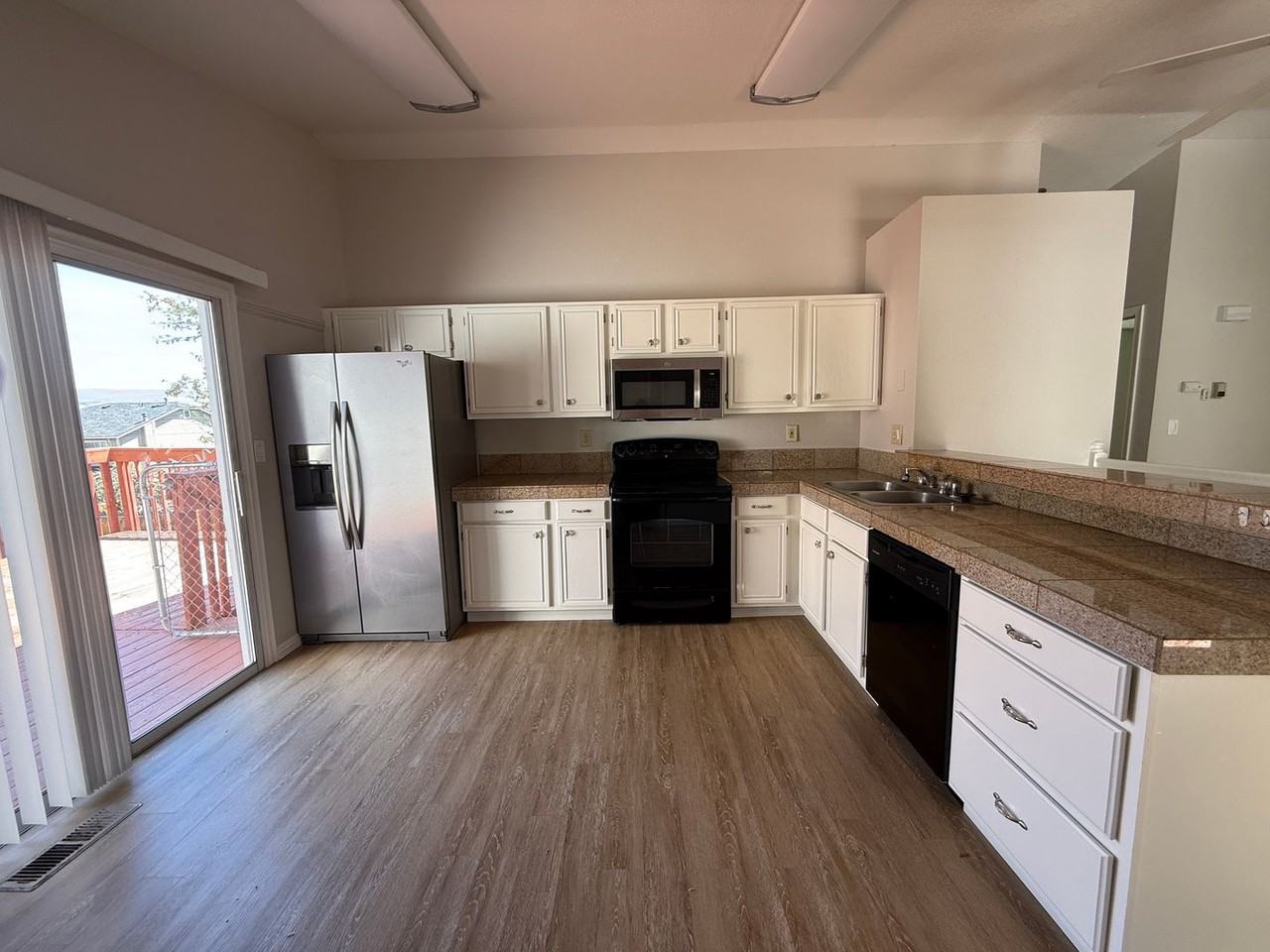 7320 Panama Ct - Photo 5 of 19
